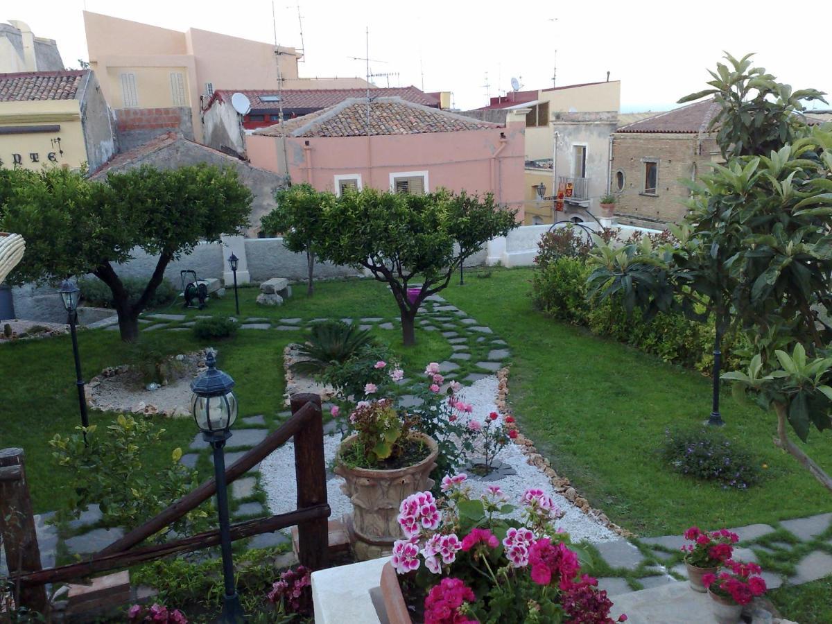 Bed and Breakfast L'Antico Borgo Milazzo Exterior foto