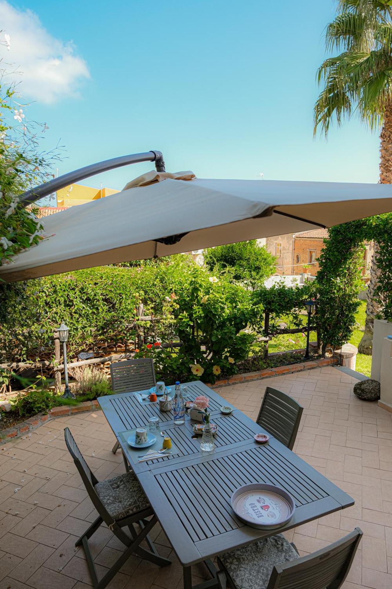 Bed and Breakfast L'Antico Borgo Milazzo Exterior foto